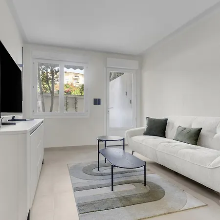 Modern 2 Chambres - Jardin - Rue Du Martinez Apartmán *