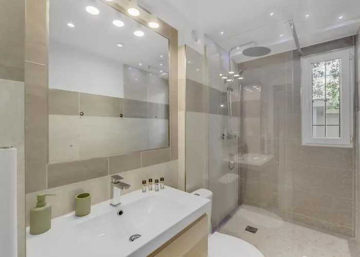 Modern 2 - Jardin - Rue Du Martinez * Cannes