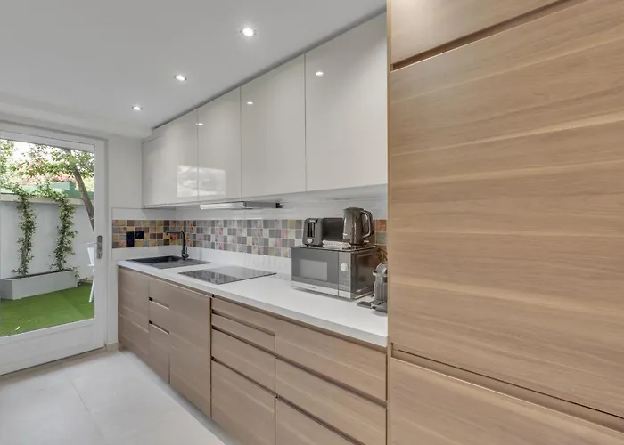 Modern 2 - Jardin - Rue Du Martinez