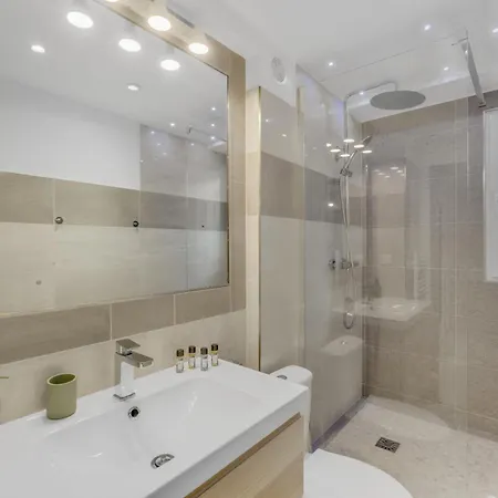 Modern 2 - Jardin - Rue Du Martinez * Cannes
